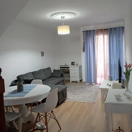 Διαμέρισμα Village House *