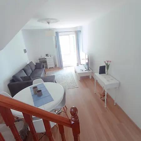 Village House Апартаменты *