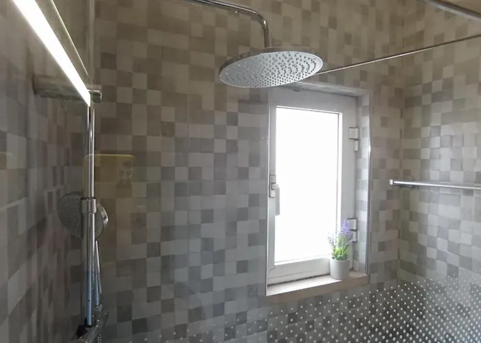 Village House 公寓 *